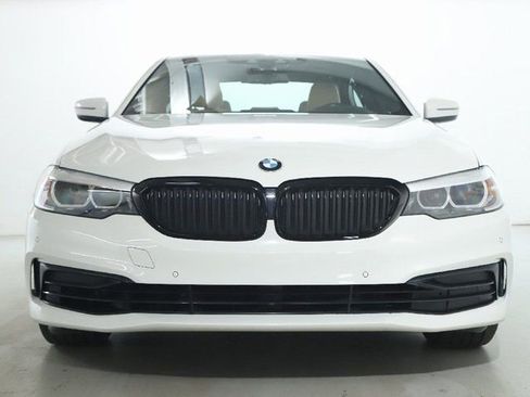 Used 2020 BMW 530i xDrive w/ Premium Package image 5