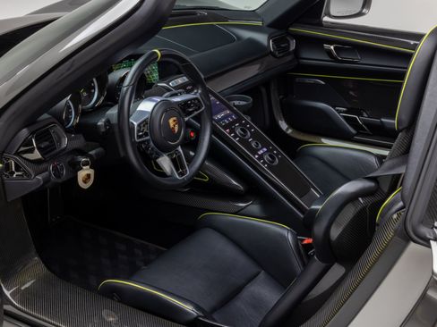 Used 2015 Porsche 918 Spyder AWD/4WD image 71