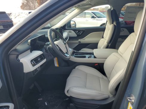 New 2026 Lincoln Aviator Reserve image 11