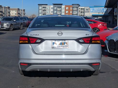 Used 2024 Nissan Altima 2.5 SV FWD image 6