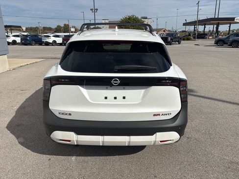 New 2025 Nissan Kicks SR AWD/4WD image 4