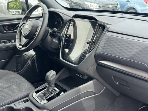 Used 2025 Subaru Forester Premium AWD/4WD image 5