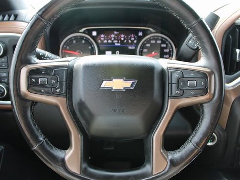 Used 2022 Chevrolet Silverado 2500 High Country image 21