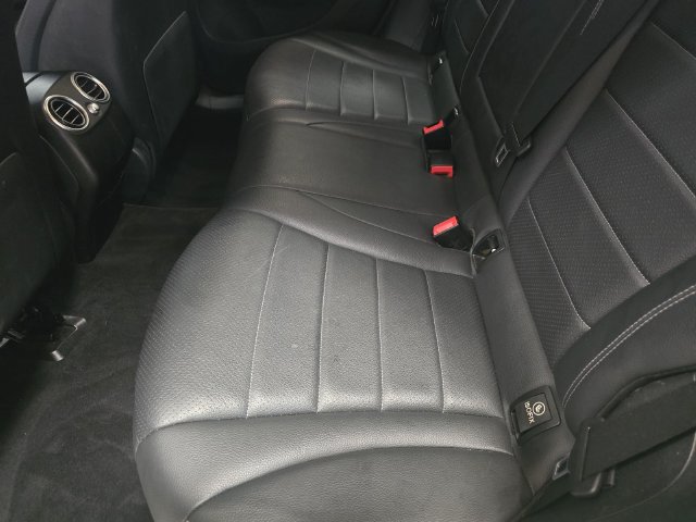 Used 2020 Mercedes-Benz GLC 300 image 23