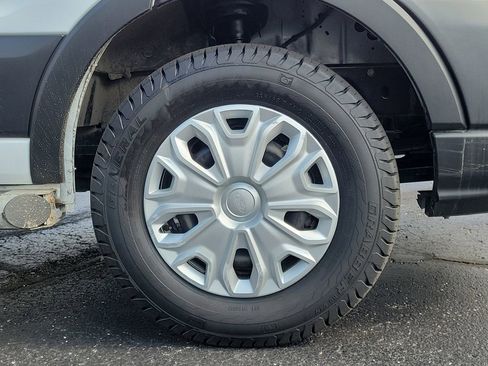 Certified 2025 Ford Transit 250 Low Roof w/ Exterior Upgrade Package RWD image 9