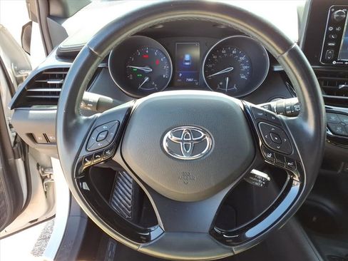 Used 2018 Toyota C-HR XLE FWD image 20