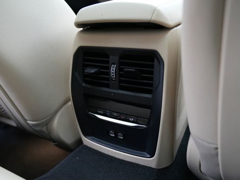 Used 2021 BMW 330i xDrive Sedan w/ Convenience Package image 30