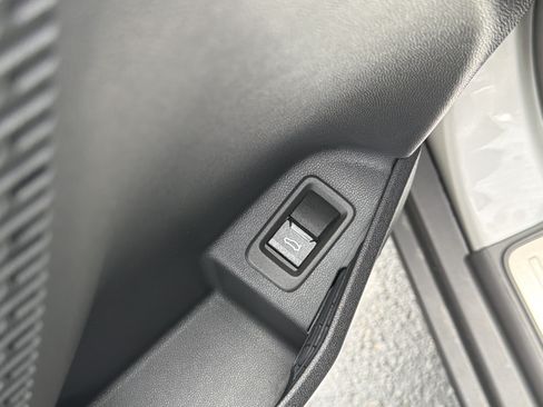 New 2026 MINI Cooper 4-Door Hardtop FWD image 24