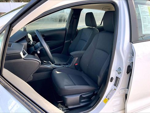 Used 2025 Toyota Corolla LE image 10