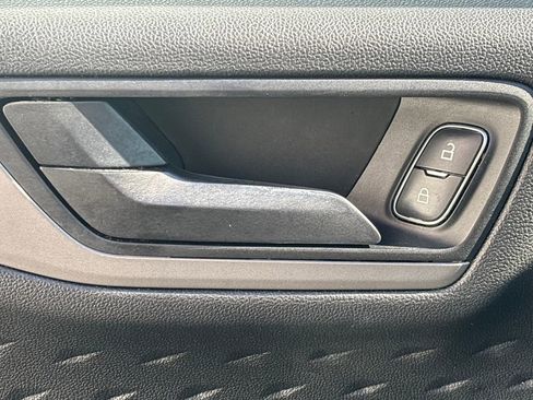 Used 2020 Ford Escape S image 8