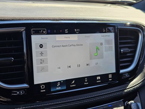 New 2026 Chrysler Pacifica Select image 13