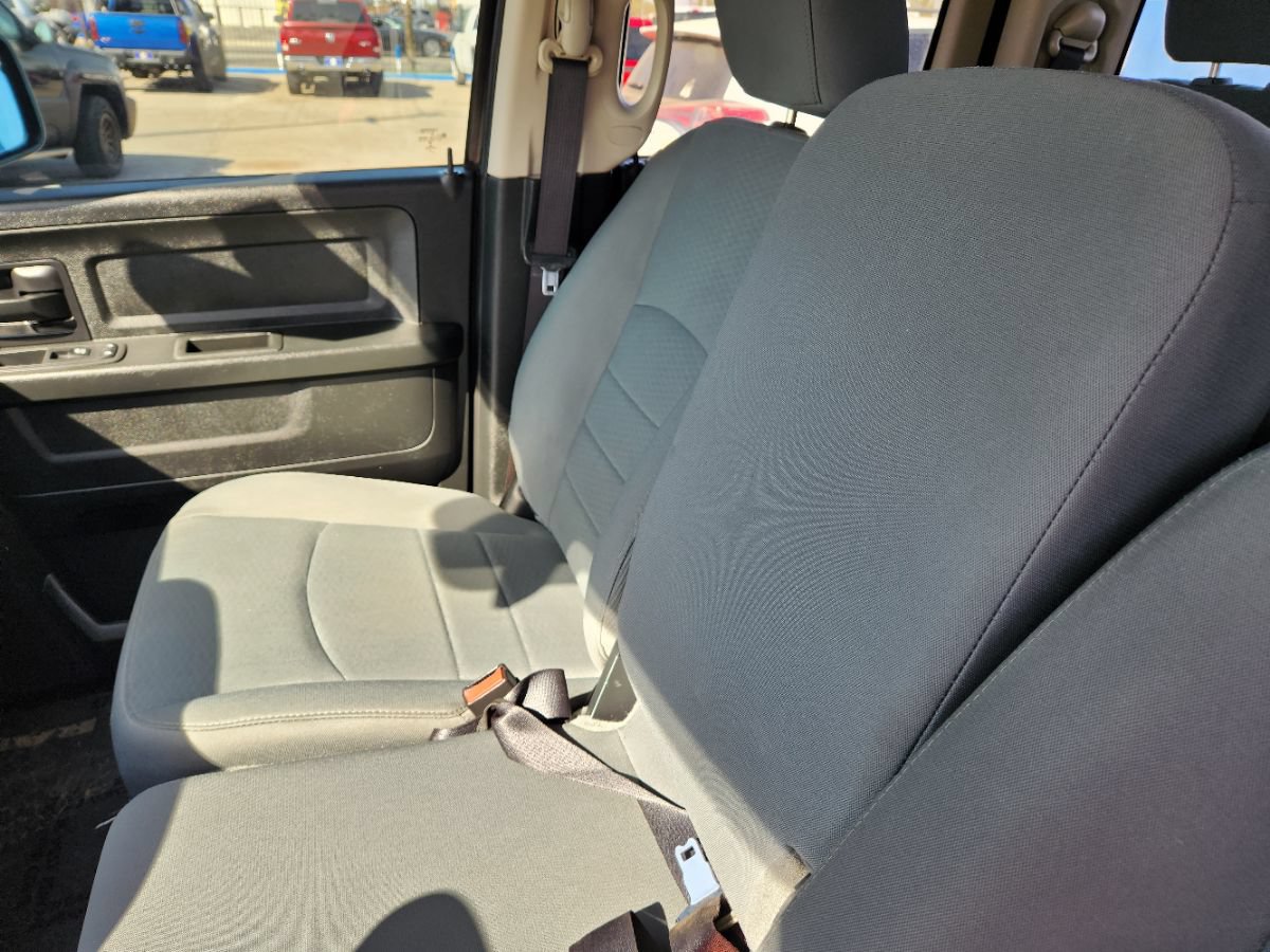 Used 2017 RAM 1500 Express w/ Express Value Package RWD image 31