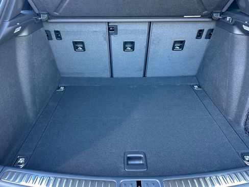 New 2026 Porsche Macan image 17