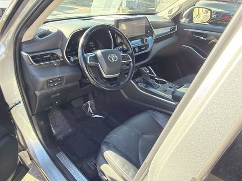 Used 2023 Toyota Highlander Limited AWD/4WD image 8