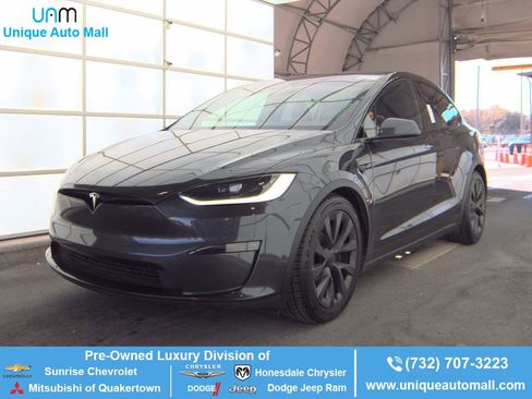 Used 2024 Tesla Model X image 1