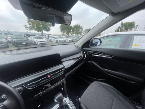 Used 2025 Kia Seltos S image 37