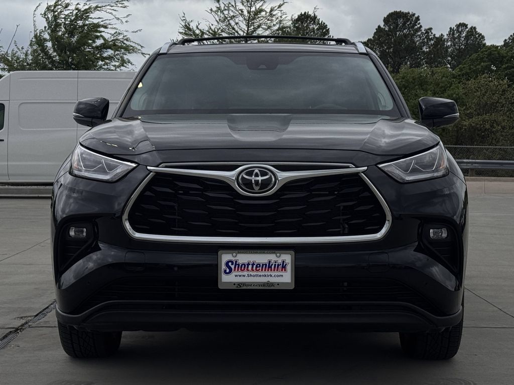 Used 2023 Toyota Highlander Limited AWD/4WD image 7