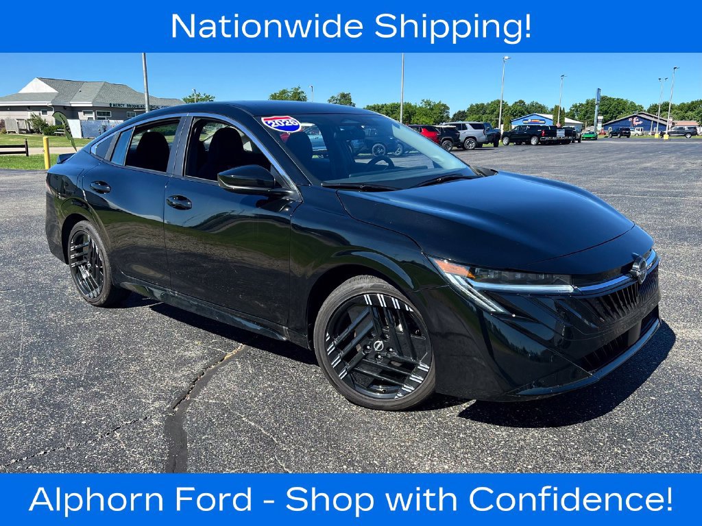 Used 2026 Nissan Sentra SR w/ Floor Mat Package FWD image 1