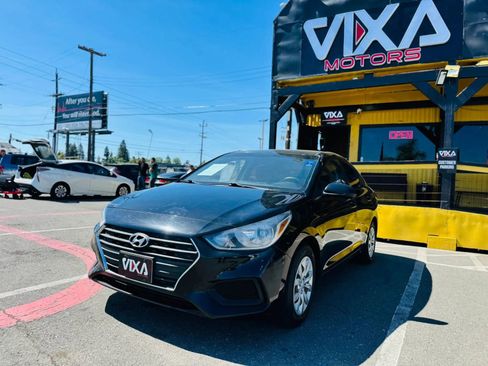 Used 2018 Hyundai Accent SE image 1