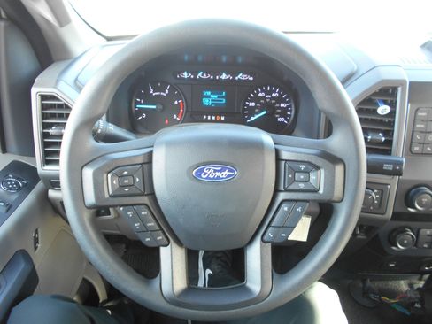 New 2022 Ford F550 4x4 Regular Cab Super Duty image 57