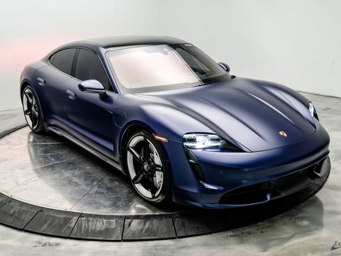 Used 2020 Porsche Taycan Turbo image 22