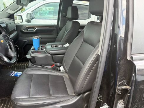 Used 2024 Chevrolet Silverado 1500 LT w/ Leather Package AWD/4WD image 4
