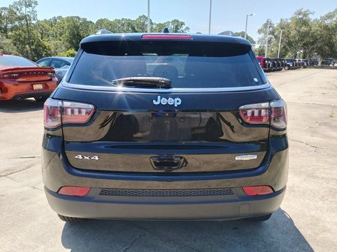 Used 2024 Jeep Compass Latitude AWD/4WD image 6