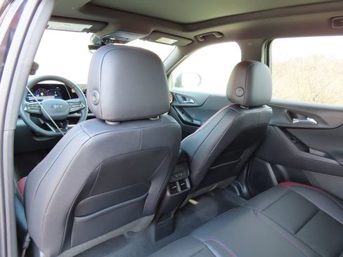 New 2026 Chevrolet Equinox RS w/ Convenience Package III AWD/4WD image 24