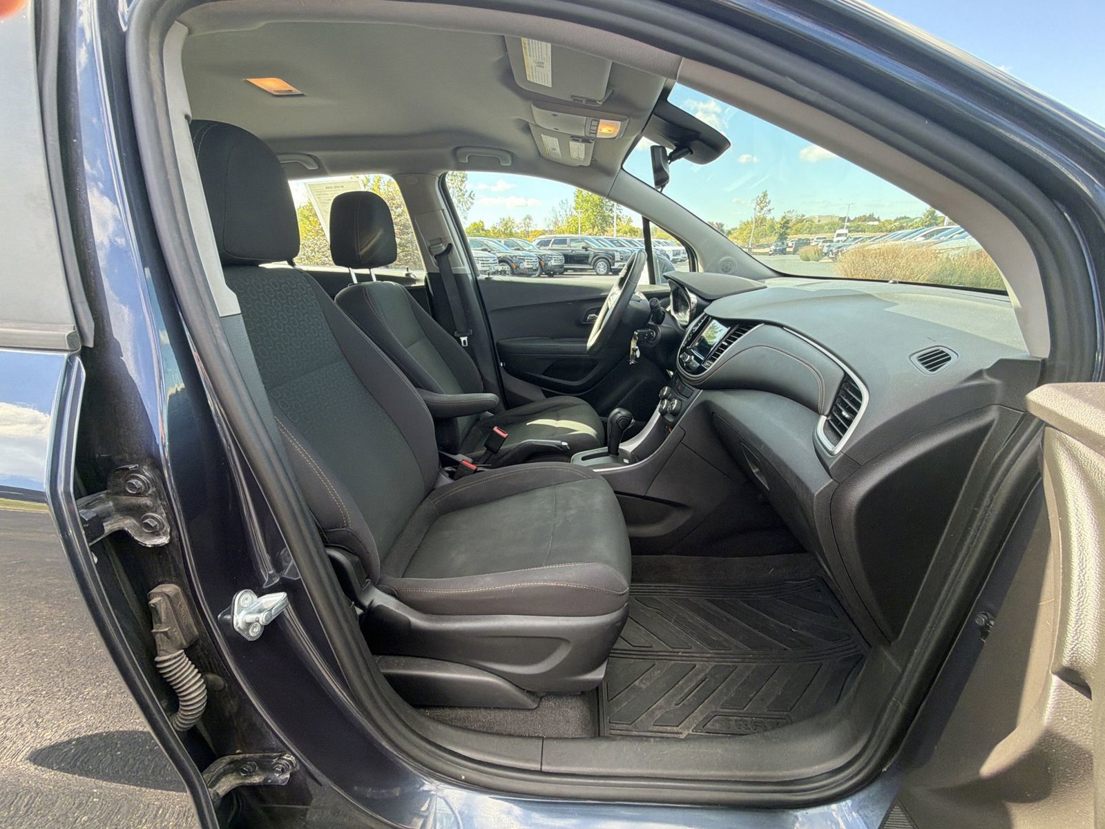 Used 2018 Chevrolet Trax LS w/ LPO, Protection Package FWD image 24