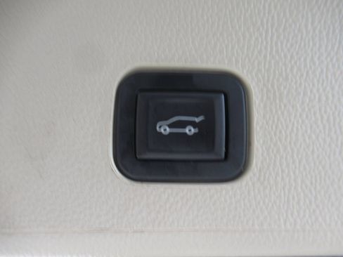 Used 2014 Cadillac SRX Luxury AWD/4WD image 13