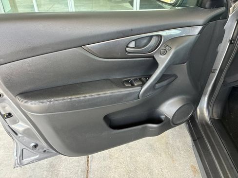 Used 2020 Nissan Rogue S FWD image 20