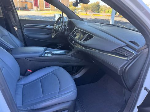 Used 2022 Buick Enclave Premium image 15