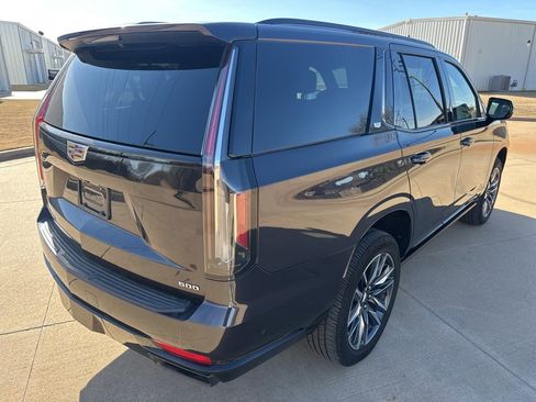 Used 2022 Cadillac Escalade Sport w/ Touring Package image 5