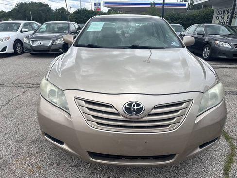 Used 2009 Toyota Camry LE FWD image 19