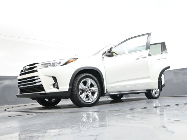 Used 2018 Toyota Highlander Limited AWD/4WD image 48