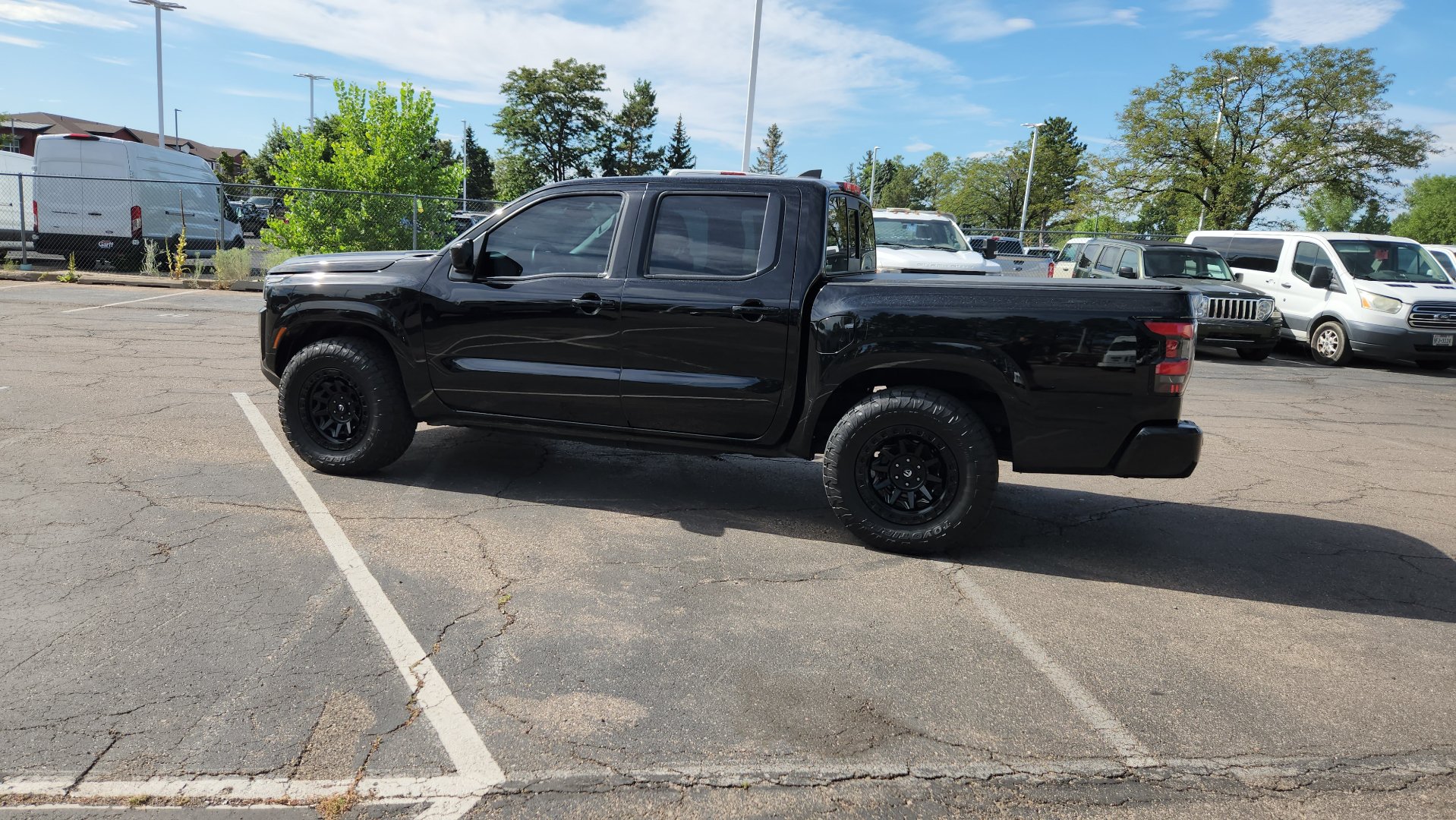 Used 2022 Nissan Frontier SV AWD/4WD image 5
