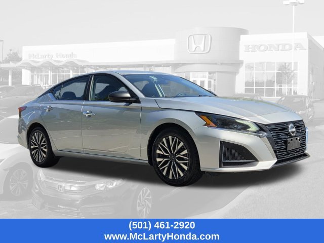 Used 2024 Nissan Altima 2.5 SV FWD image 4