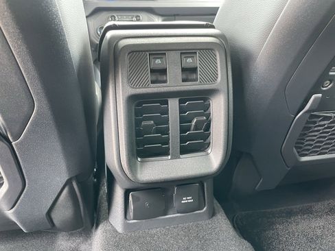 New 2025 Ford Bronco Badlands image 60