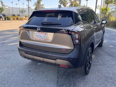 Certified 2025 Nissan Kicks SR FWD image 8