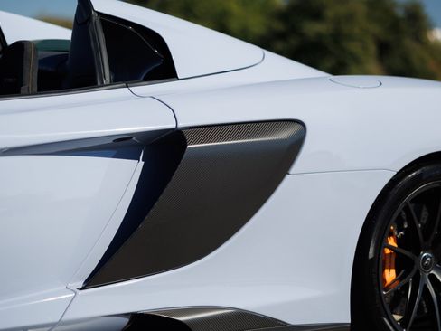 Used 2016 McLaren 675LT Spider image 26