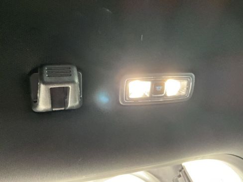 Used 2022 Ford F150 Lariat w/ Equipment Group 502A High image 21