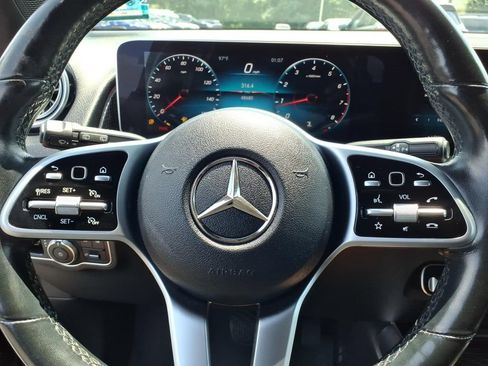 Used 2021 Mercedes-Benz GLB 250 4MATIC image 5