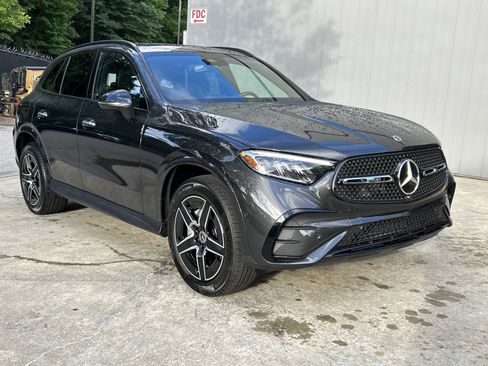 Certified 2025 Mercedes-Benz GLC 300 image 4