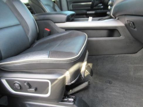 Used 2022 RAM 1500 Laramie w/ Sport Appearance Package image 12