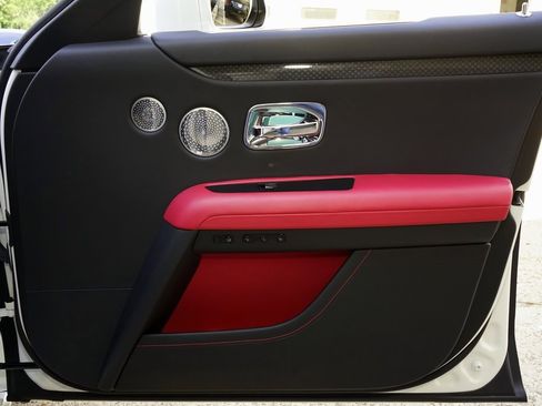 Used 2023 Rolls-Royce Ghost Black Badge image 28