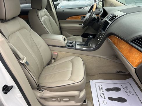 Used 2014 Lincoln MKX Base w/ Equipment Group 101A image 9