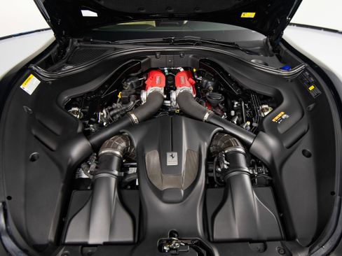 Certified 2022 Ferrari Roma image 19
