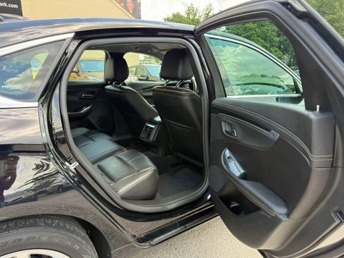 Used 2019 Chevrolet Impala Premier FWD image 15