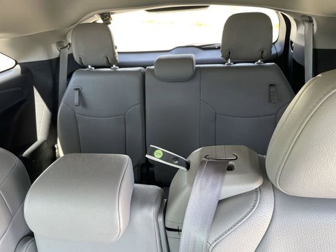 Used 2025 Toyota Sienna XLE FWD image 29