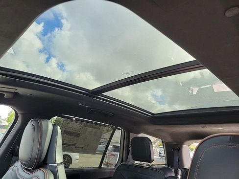 New 2025 Lincoln Aviator Black Label w/ Jet Appearance Package image 29